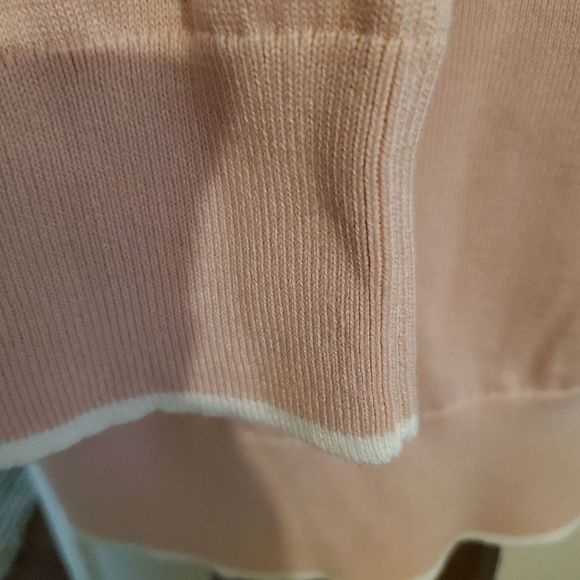 Lands end light weight pink sweater with a bear  size small NWT - Picture 7 of 8